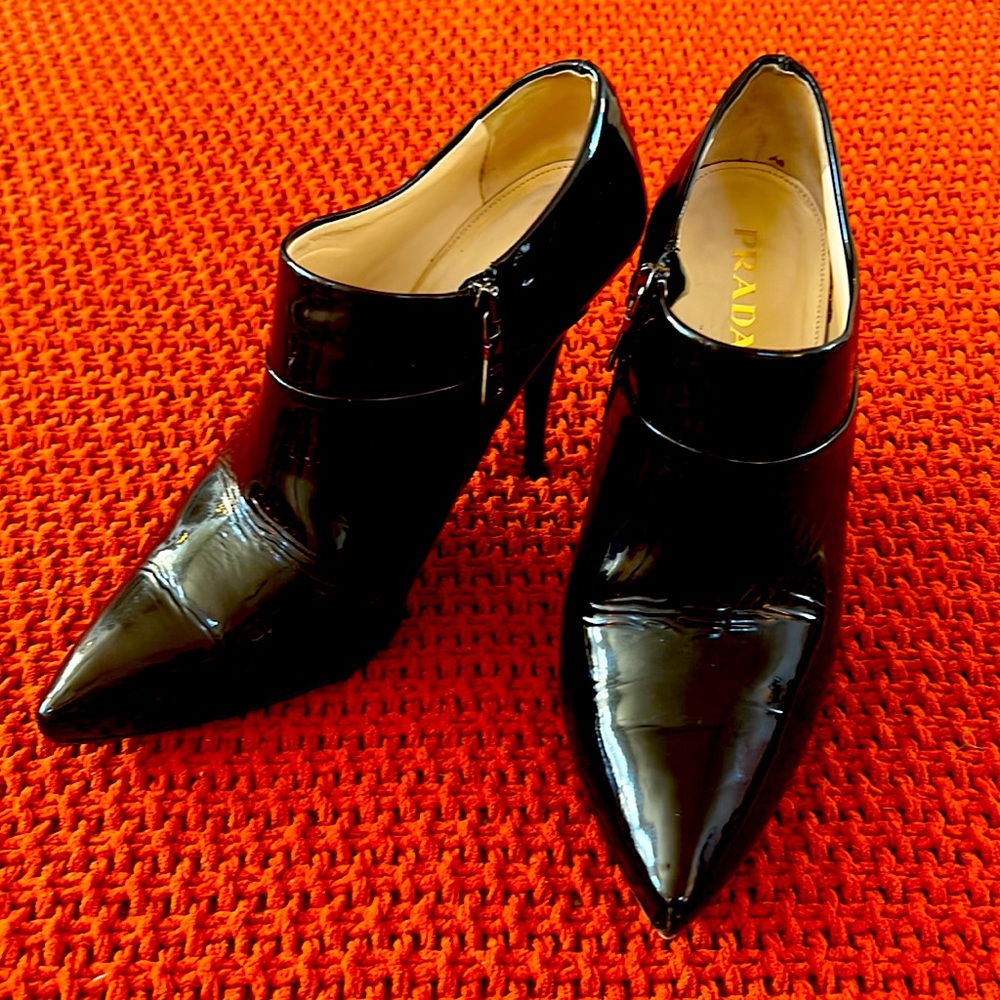 STUNNING PRADA Patent Leather Booties - Picture 2 of 7